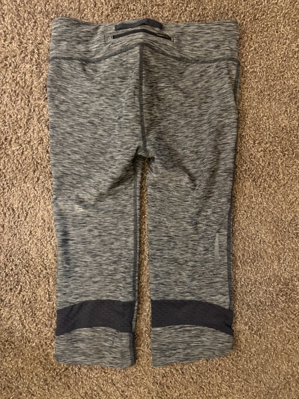 Under Armour Heatgear Grey Space-Dye Capri Leggings image 2